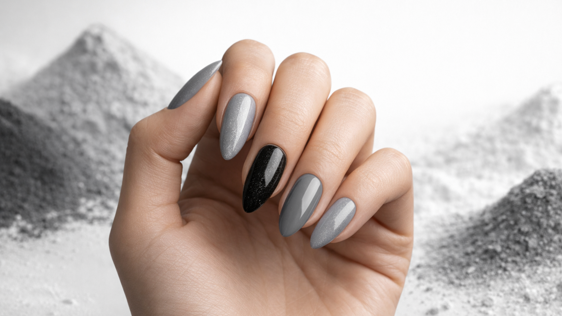 Monochrome Nails Trend – minimalistische Nägel von Weiß bis Schwarz mit Dipping Powder