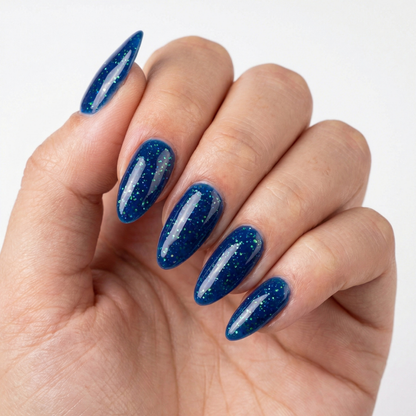 Alison Dipping Powder Farbe Hand