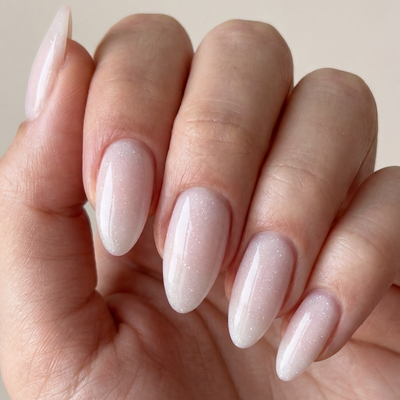 Bianca Dipping Powder Farbe auf Nägeln