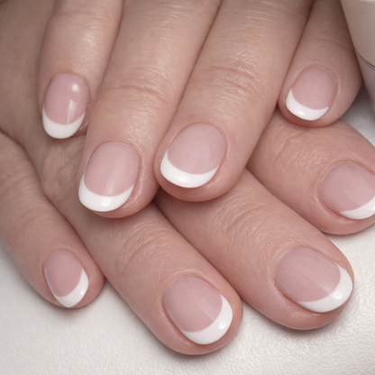 Edda Dipping Powder Farbe auf Nägeln