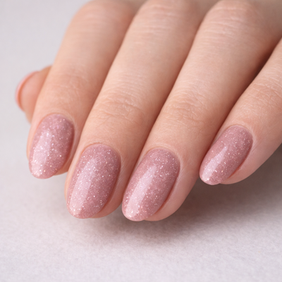 Fleur Dipping Powder Farbe auf Nägeln