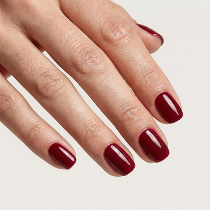 Sirin Dipping Powder - klassisches Rot auf Nägel